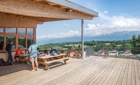 Salle polyvalente à Saint Hilaire Du Touvet, alt. 975m