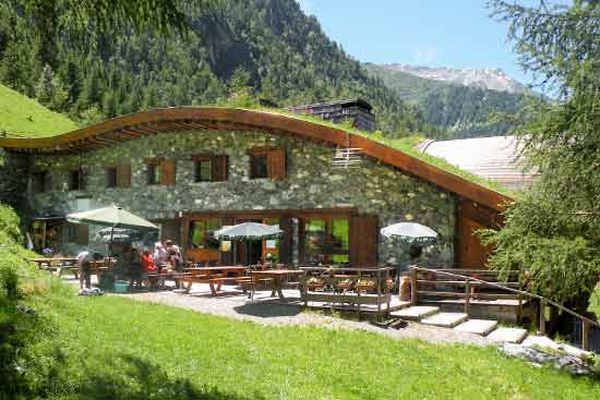 Refuge de Rosuel, alt. 1500m